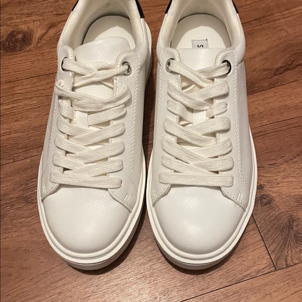 STEVE MADDEN SHOES NWOT SIZE 9